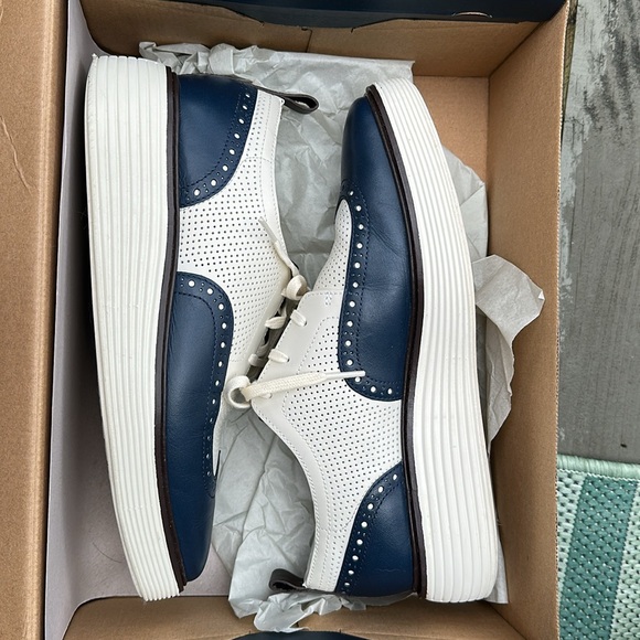 Cole Haan women’s platform wingtip oxfords - Picture 8 of 9